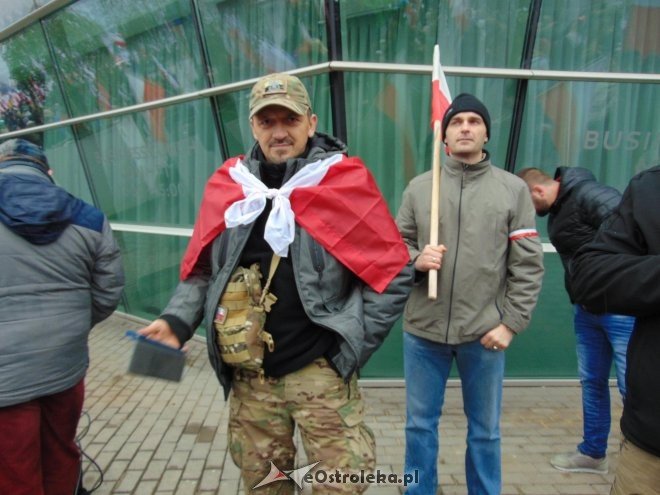 Ostrołęczanie na Marszu Niepodległości [WIDEO, ZDJĘCIA] - zdjęcie #4 - eOstroleka.pl