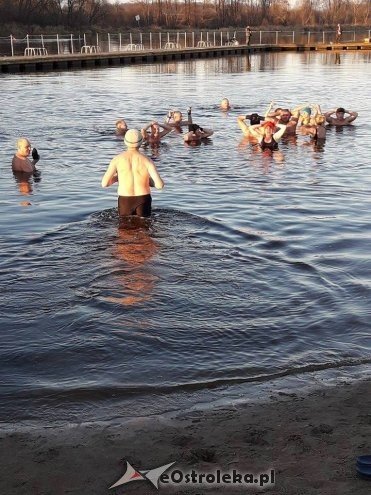 Listopadowa kąpiel morsów z Ostrołęki [12.11.2016] - zdjęcie #6 - eOstroleka.pl