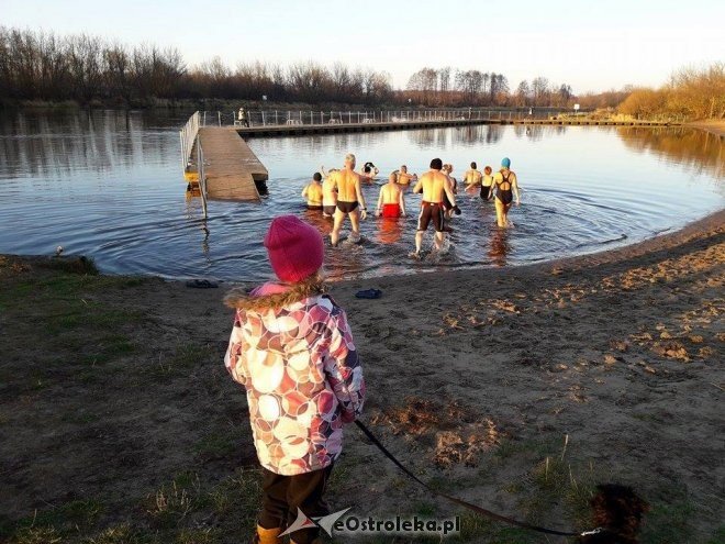 Listopadowa kąpiel morsów z Ostrołęki [12.11.2016] - zdjęcie #16 - eOstroleka.pl