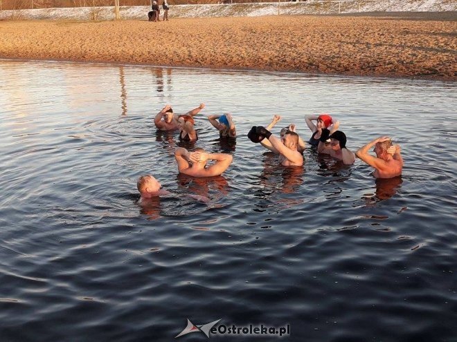 Listopadowa kąpiel morsów z Ostrołęki [12.11.2016] - zdjęcie #25 - eOstroleka.pl