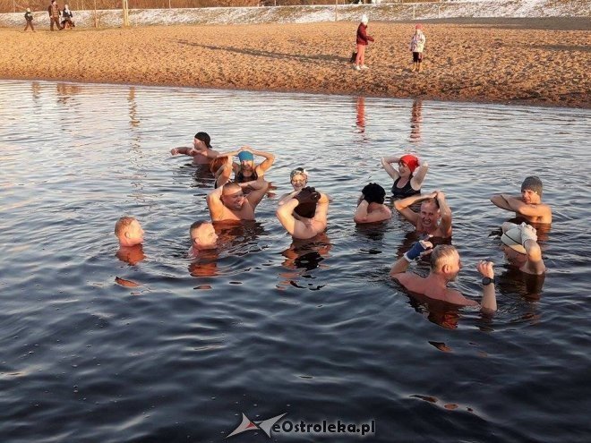 Listopadowa kąpiel morsów z Ostrołęki [12.11.2016] - zdjęcie #30 - eOstroleka.pl