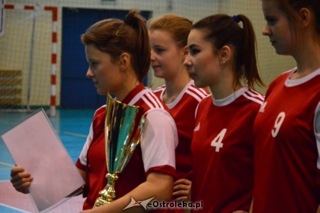 Mistrzostwa Ostrołęki dziewcząt w halowej piłce nożnej [15.11.2016] - zdjęcie #44 - eOstroleka.pl