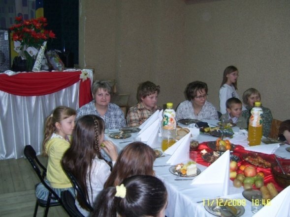 Wigilia Towarzystwa Przyjaciół Dzieci (11.12.09) - zdjęcie #8 - eOstroleka.pl