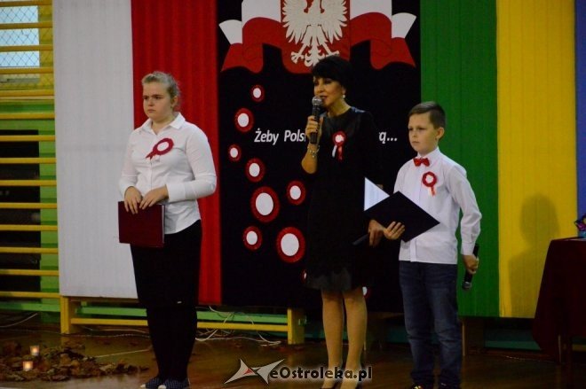 Święto Niepodległości w Szkole Podstawowej nr 2 [17.11.2016] - zdjęcie #1 - eOstroleka.pl