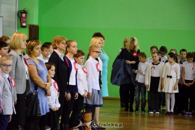 Święto Niepodległości w Szkole Podstawowej nr 2 [17.11.2016] - zdjęcie #4 - eOstroleka.pl