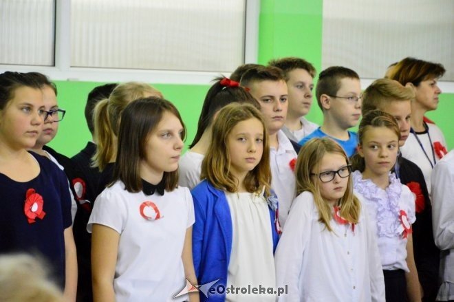 Święto Niepodległości w Szkole Podstawowej nr 2 [17.11.2016] - zdjęcie #9 - eOstroleka.pl