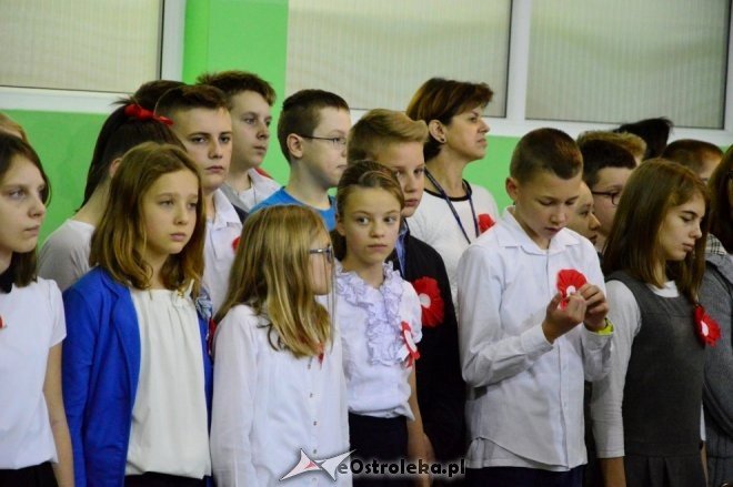 Święto Niepodległości w Szkole Podstawowej nr 2 [17.11.2016] - zdjęcie #10 - eOstroleka.pl