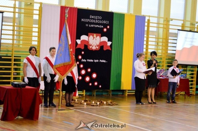 Święto Niepodległości w Szkole Podstawowej nr 2 [17.11.2016] - zdjęcie #17 - eOstroleka.pl