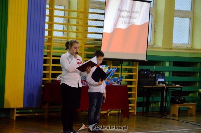 Święto Niepodległości w Szkole Podstawowej nr 2 [17.11.2016] - zdjęcie #22 - eOstroleka.pl