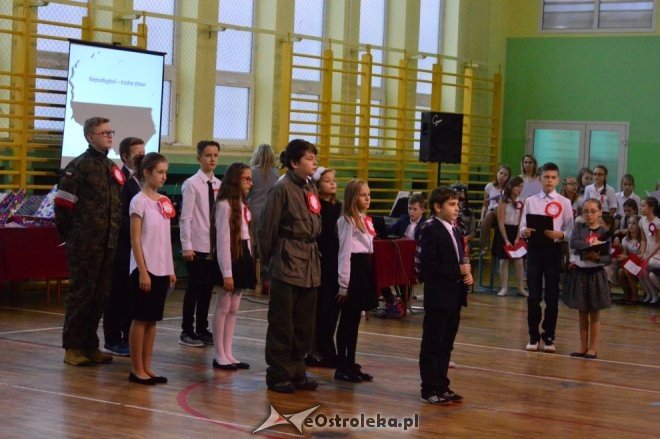 Święto Niepodległości w Szkole Podstawowej nr 2 [17.11.2016] - zdjęcie #30 - eOstroleka.pl
