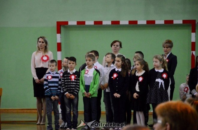 Święto Niepodległości w Szkole Podstawowej nr 2 [17.11.2016] - zdjęcie #36 - eOstroleka.pl