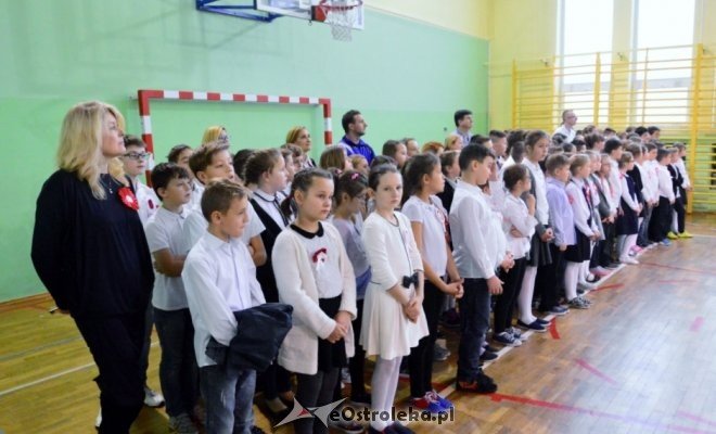 Święto Niepodległości w Szkole Podstawowej nr 2 [17.11.2016] - zdjęcie #38 - eOstroleka.pl
