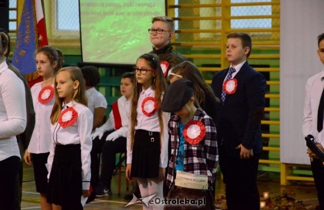 Święto Niepodległości w Szkole Podstawowej nr 2 [17.11.2016] - zdjęcie #44 - eOstroleka.pl