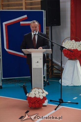 Uroczystość nadania sztandaru i imienia Szkole Podstawowej w Borawem [ZDJĘCIA] - zdjęcie #10 - eOstroleka.pl