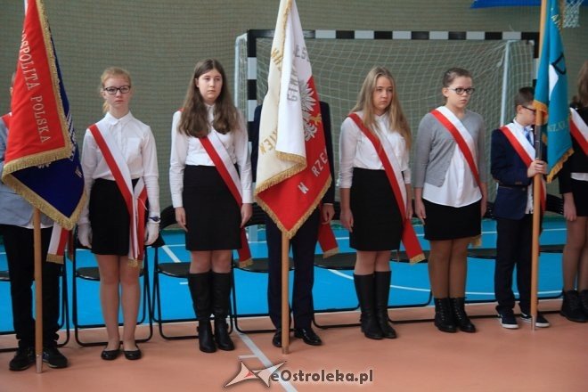 Uroczystość nadania sztandaru i imienia Szkole Podstawowej w Borawem [ZDJĘCIA] - zdjęcie #21 - eOstroleka.pl