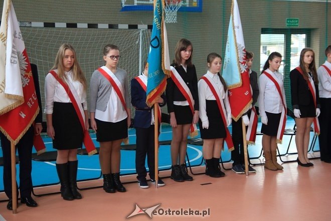 Uroczystość nadania sztandaru i imienia Szkole Podstawowej w Borawem [ZDJĘCIA] - zdjęcie #22 - eOstroleka.pl