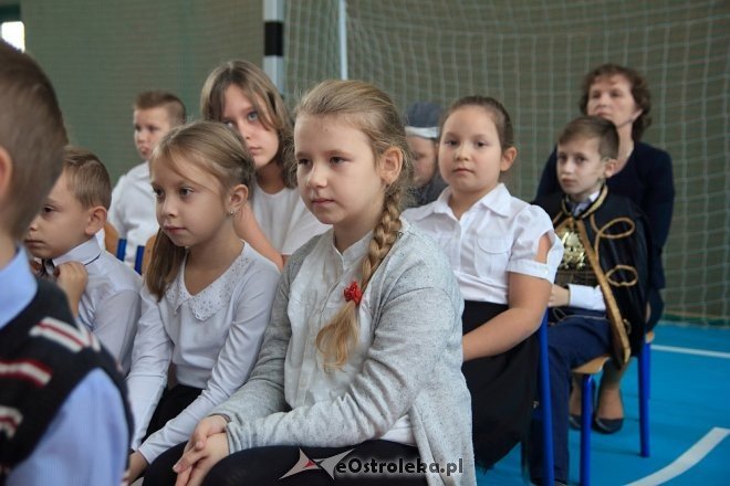 Uroczystość nadania sztandaru i imienia Szkole Podstawowej w Borawem [ZDJĘCIA] - zdjęcie #36 - eOstroleka.pl