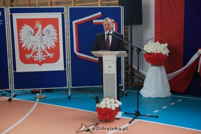 Uroczystość nadania sztandaru i imienia Szkole Podstawowej w Borawem [ZDJĘCIA] - zdjęcie #43 - eOstroleka.pl
