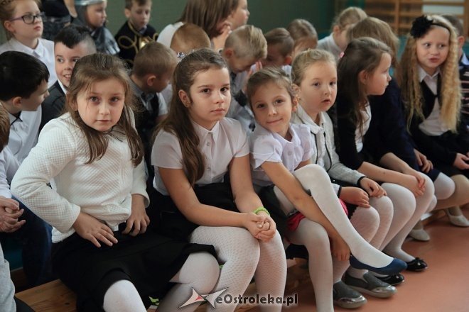 Uroczystość nadania sztandaru i imienia Szkole Podstawowej w Borawem [ZDJĘCIA] - zdjęcie #51 - eOstroleka.pl