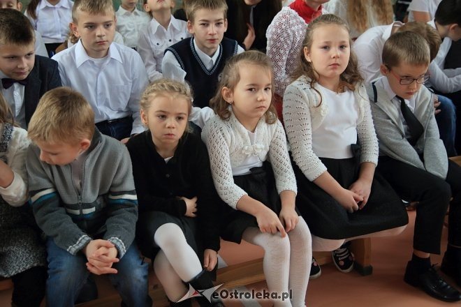 Uroczystość nadania sztandaru i imienia Szkole Podstawowej w Borawem [ZDJĘCIA] - zdjęcie #53 - eOstroleka.pl
