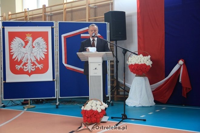 Uroczystość nadania sztandaru i imienia Szkole Podstawowej w Borawem [ZDJĘCIA] - zdjęcie #66 - eOstroleka.pl