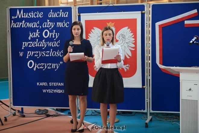 Uroczystość nadania sztandaru i imienia Szkole Podstawowej w Borawem [ZDJĘCIA] - zdjęcie #77 - eOstroleka.pl
