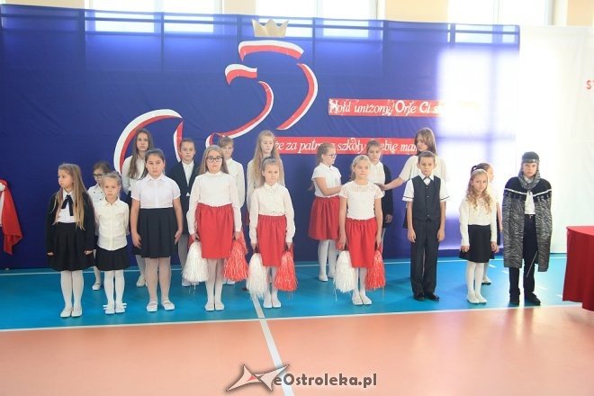 Uroczystość nadania sztandaru i imienia Szkole Podstawowej w Borawem [ZDJĘCIA] - zdjęcie #78 - eOstroleka.pl