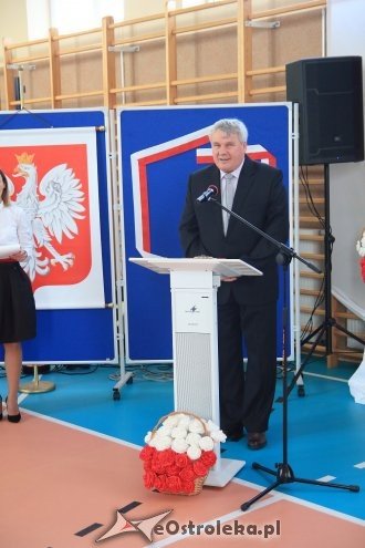 Uroczystość nadania sztandaru i imienia Szkole Podstawowej w Borawem [ZDJĘCIA] - zdjęcie #8 - eOstroleka.pl