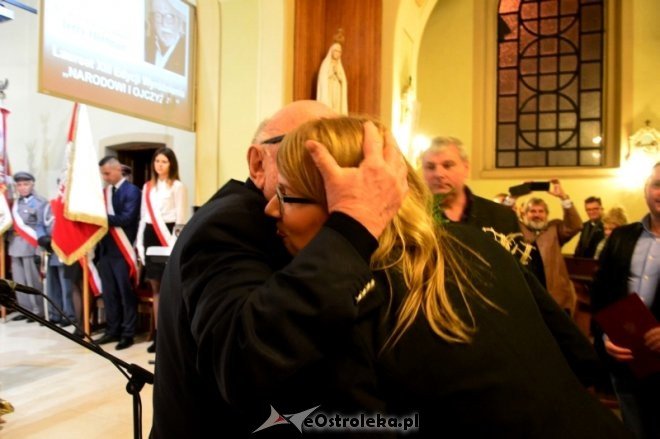 Jerzy Hoffman z wyróżnieniem Narodowi i Ojczyźnie [21.11.2016] - zdjęcie #3 - eOstroleka.pl