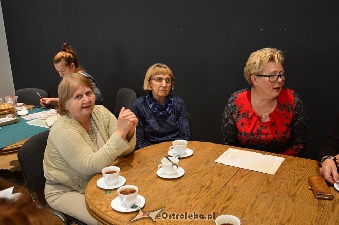 Ostrołęccy seniorzy na nowo odkrywali Sienkiewicza [ZDJĘCIA] - zdjęcie #7 - eOstroleka.pl