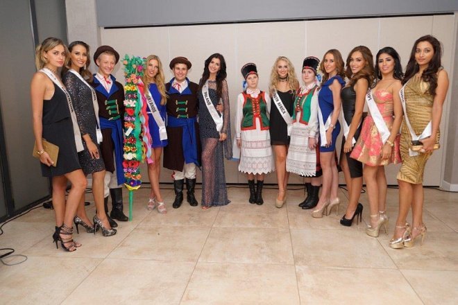 Bigos, pierogi i kurpiowski zespół na zgrupowaniu Miss Supernational 2016 [ZDJĘCIA] - zdjęcie #6 - eOstroleka.pl