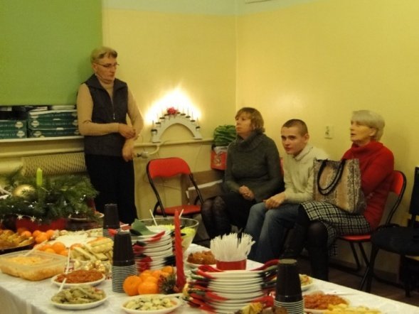 Wigilia w fundacji Pomocna Dłoń (17.12.09) - zdjęcie #26 - eOstroleka.pl