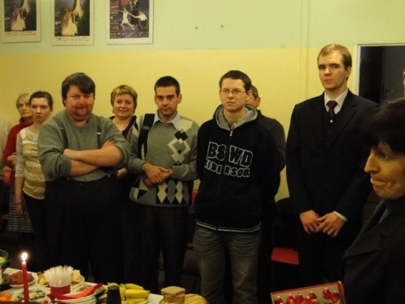 Wigilia w fundacji Pomocna Dłoń (17.12.09) - zdjęcie #17 - eOstroleka.pl
