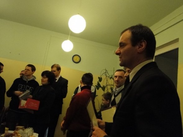 Wigilia w fundacji Pomocna Dłoń (17.12.09) - zdjęcie #13 - eOstroleka.pl