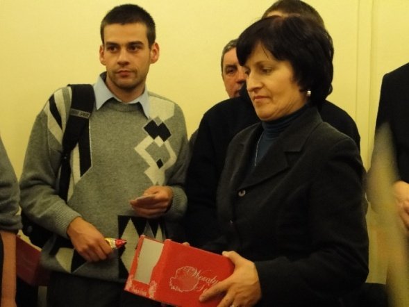Wigilia w fundacji Pomocna Dłoń (17.12.09) - zdjęcie #12 - eOstroleka.pl