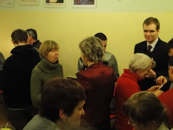Wigilia w fundacji Pomocna Dłoń (17.12.09) - zdjęcie #3 - eOstroleka.pl