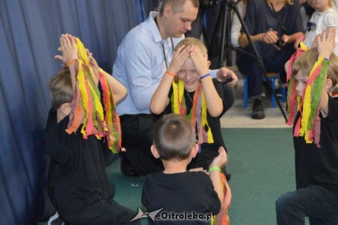 Pasowanie na przedszkolaka w „Tęczowej Krainie” [ZDJĘCIA] - zdjęcie #19 - eOstroleka.pl