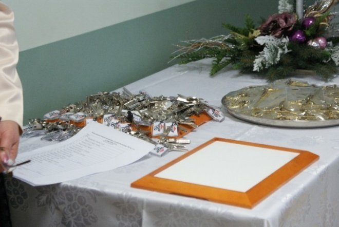 Wręcznie kluczy do bowego bloku OTBS (18.12.09) - zdjęcie #7 - eOstroleka.pl