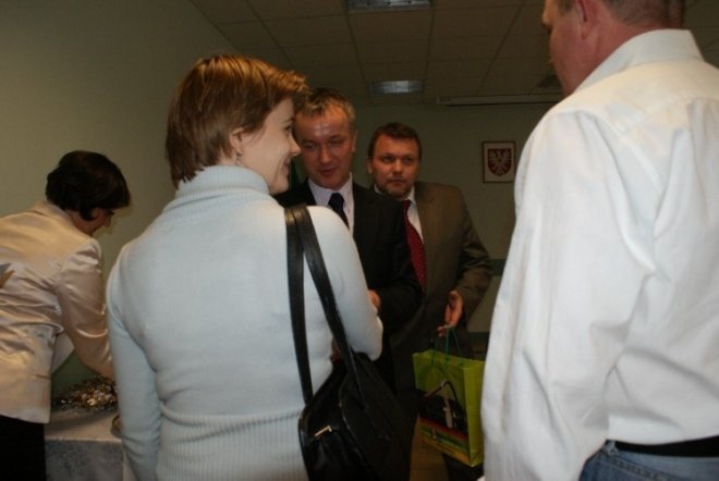 Wręcznie kluczy do bowego bloku OTBS (18.12.09) - zdjęcie #6 - eOstroleka.pl