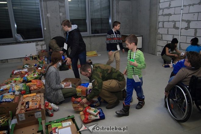Ostrołęka żyje wolontariatem! Trwa Świąteczna Zbiórka Żywności [26.11.2016] - zdjęcie #18 - eOstroleka.pl