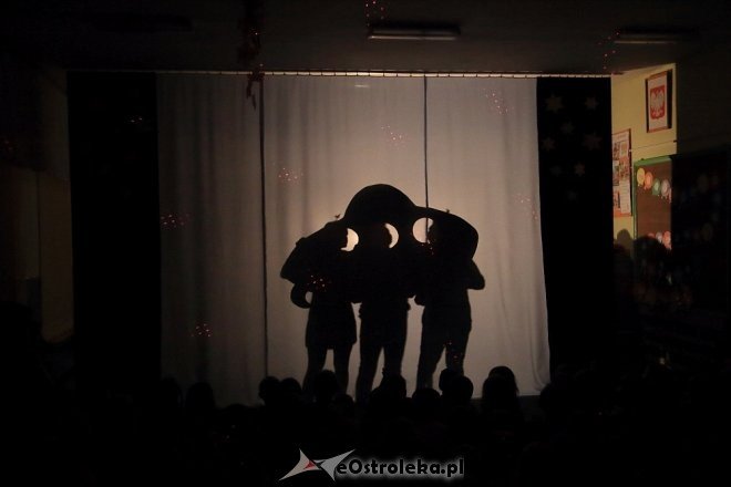 Teatr cieni i spektakl o kosmicznej jeździe w Przedszkolu Miejskim nr 17 Kraina Misiów [WIDEO, ZDJĘCIA] - zdjęcie #5 - eOstroleka.pl