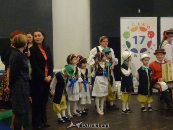 Przedszkolaki z „Krainy Misiów” promowali w Warszawie „małą ojczyznę” [ZDJĘCIA] - zdjęcie #13 - eOstroleka.pl