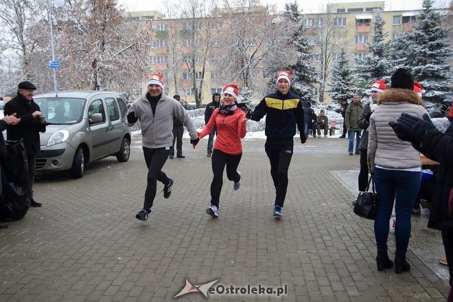 Rodzinny Bieg Mikołajkowy w Ostrołęce [04.12.2016] - zdjęcie #55 - eOstroleka.pl