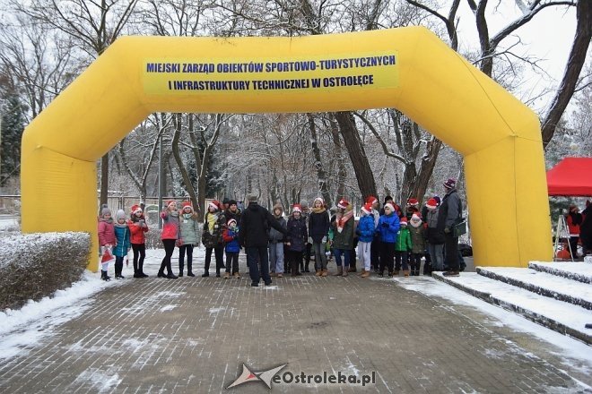 Rodzinny Bieg Mikołajkowy w Ostrołęce [04.12.2016] - zdjęcie #42 - eOstroleka.pl