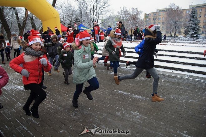 Rodzinny Bieg Mikołajkowy w Ostrołęce [04.12.2016] - zdjęcie #36 - eOstroleka.pl