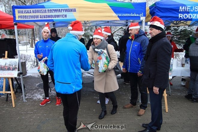 Rodzinny Bieg Mikołajkowy w Ostrołęce [04.12.2016] - zdjęcie #137 - eOstroleka.pl