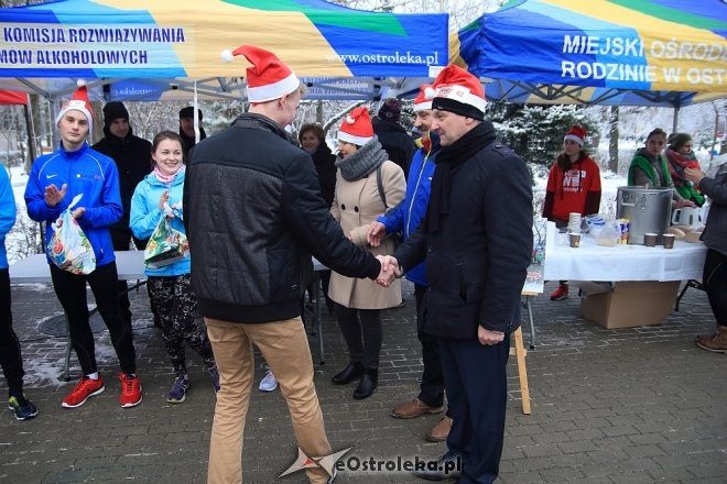 Rodzinny Bieg Mikołajkowy w Ostrołęce [04.12.2016] - zdjęcie #138 - eOstroleka.pl