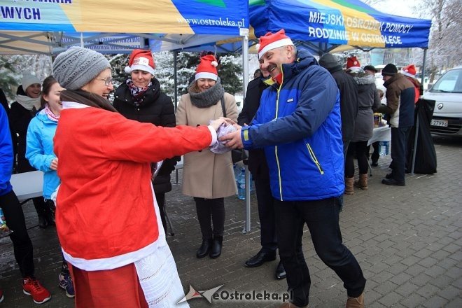 Rodzinny Bieg Mikołajkowy w Ostrołęce [04.12.2016] - zdjęcie #143 - eOstroleka.pl