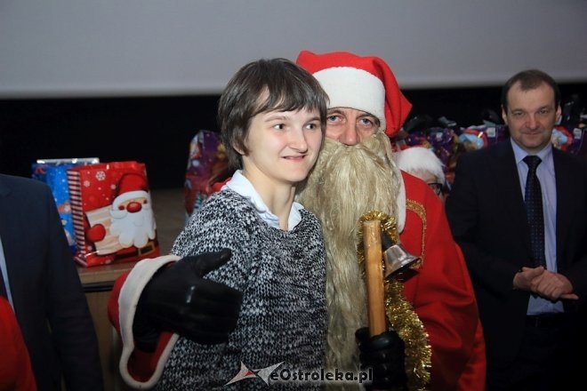 Mikołajkowe spotkanie stowarzyszenia Pomocna Dłoń [04.12.2016] - zdjęcie #19 - eOstroleka.pl