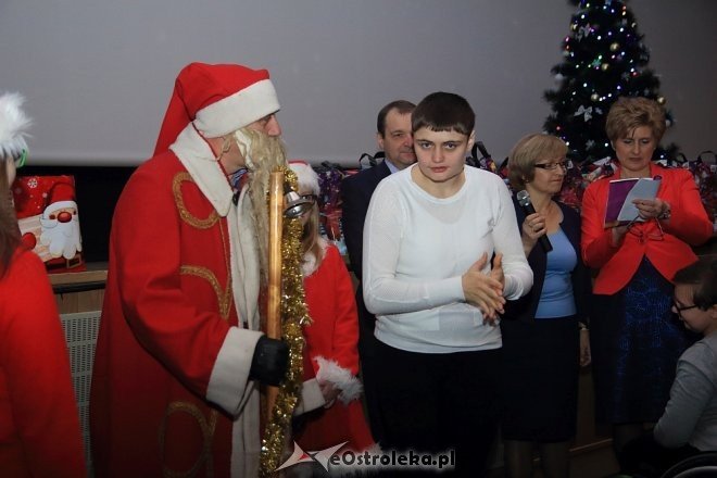 Mikołajkowe spotkanie stowarzyszenia Pomocna Dłoń [04.12.2016] - zdjęcie #10 - eOstroleka.pl